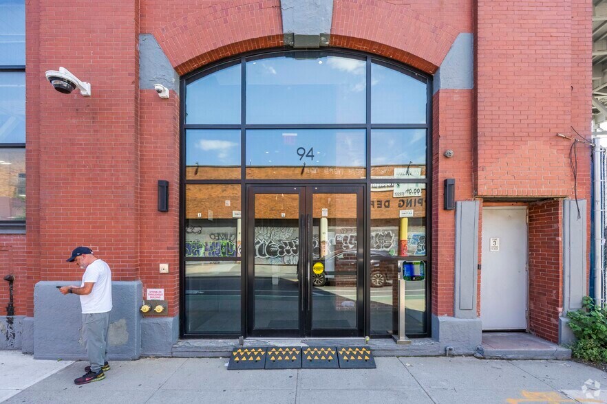 More Photos Of 94-126 9th St, Brooklyn Office For Lease