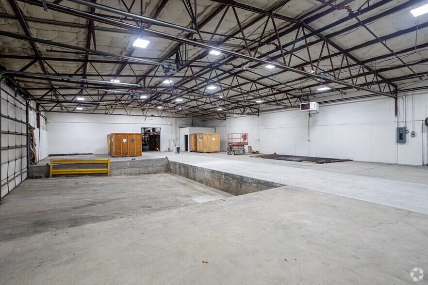 More Photos Of 97 Bancroft St, Auburn Distribution For Lease