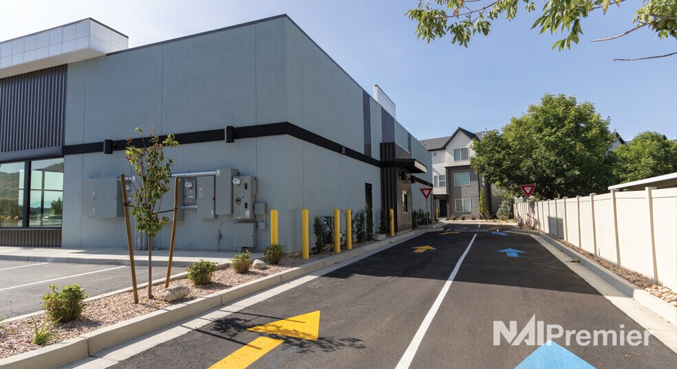 More Photos Of 172 Pleasant Grove Blvd, Pleasant Grove Restaurant For Lease