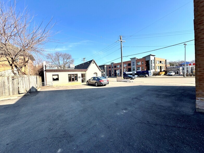 More Photos Of 1118 S Park St, Madison Office For Lease