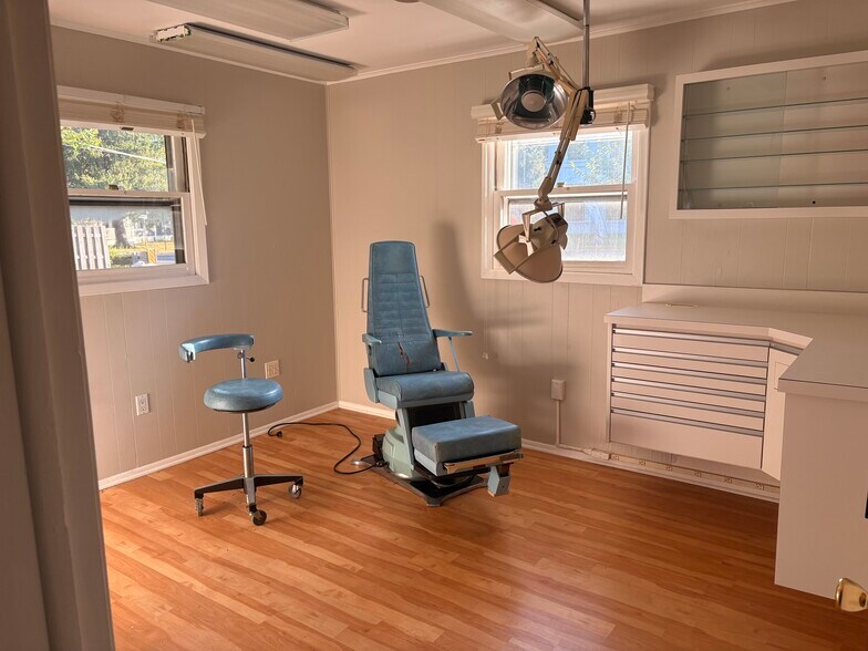 More Photos Of 118 Columbia Tpke, Florham Park Medical For Sale