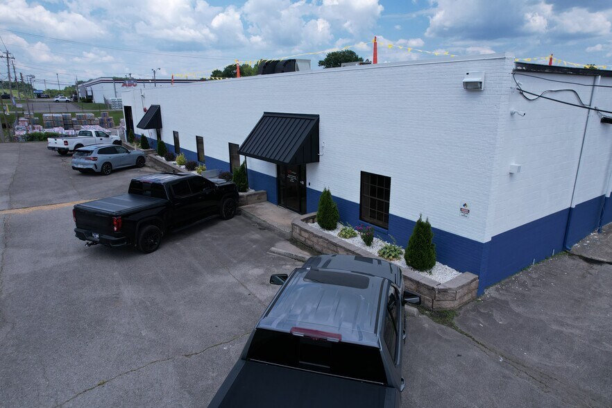 More Photos Of 1512 Nashville Hwy, Columbia Flex For Lease