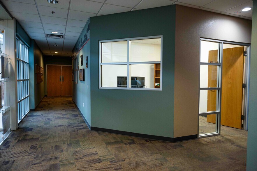 More Photos Of 10922 W Glenn Dr, Glendale Office For Sale