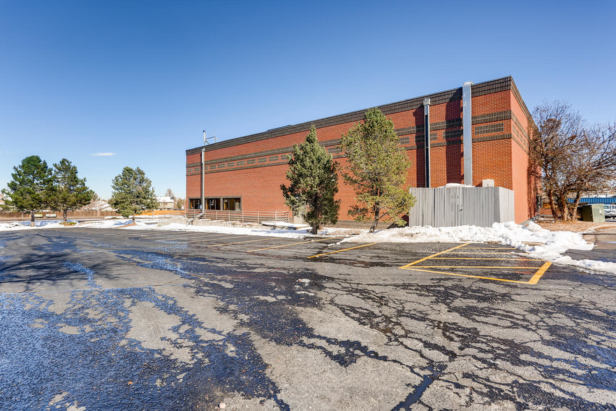 More Photos Of 16800 E Mississippi Ave, Aurora Freestanding For Sale