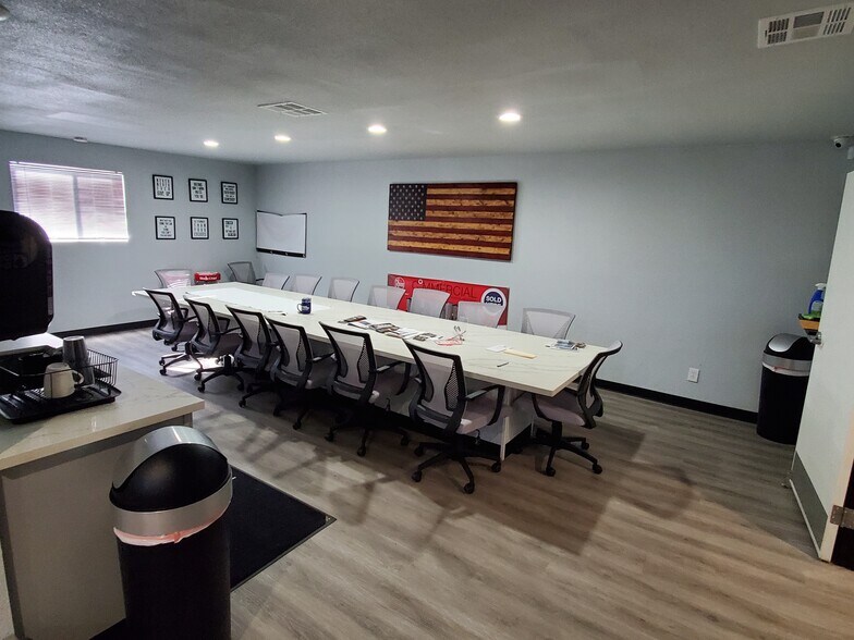 More Photos Of 2810 Market St & 2867 Main St, Riverside Warehouse For Sale
