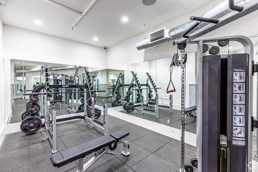 More Photos Of 1007 5th Ave, San Diego Apartments For Lease