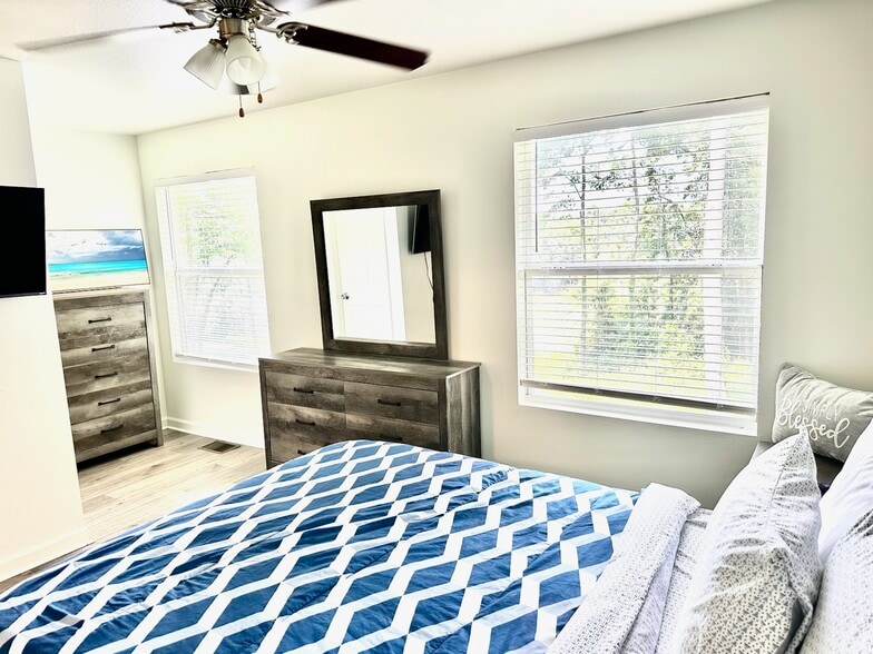 More Photos Of 1660 Kay Ave, Tallahassee Apartments For Sale