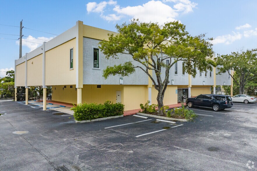 More Photos Of 572 E McNab Rd, Pompano Beach Medical For Lease