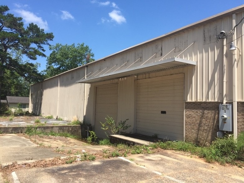 More Photos Of 210 W Washington St, Dothan Warehouse For Sale