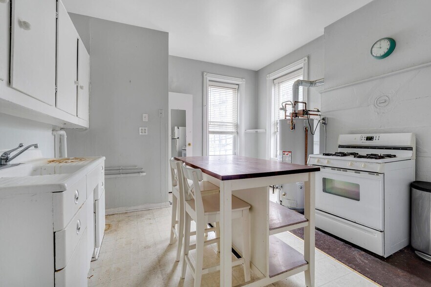 More Photos Of 746 Park Ave, Hoboken Storefront Retail Residential For Lease