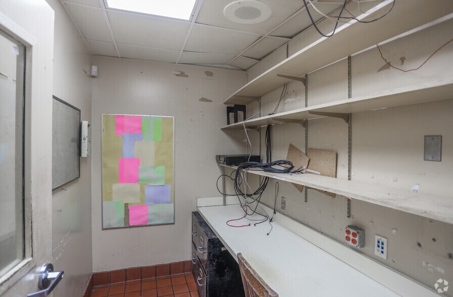 More Photos Of 456 E Elbert St, Indianapolis Restaurant For Lease