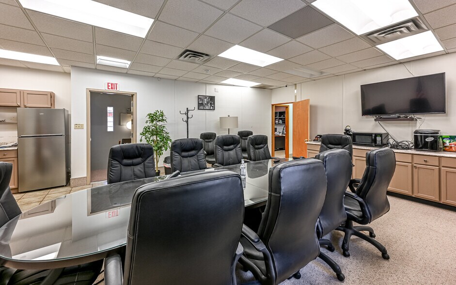 More Photos Of 817 Main St, Pittsburgh Office For Sale
