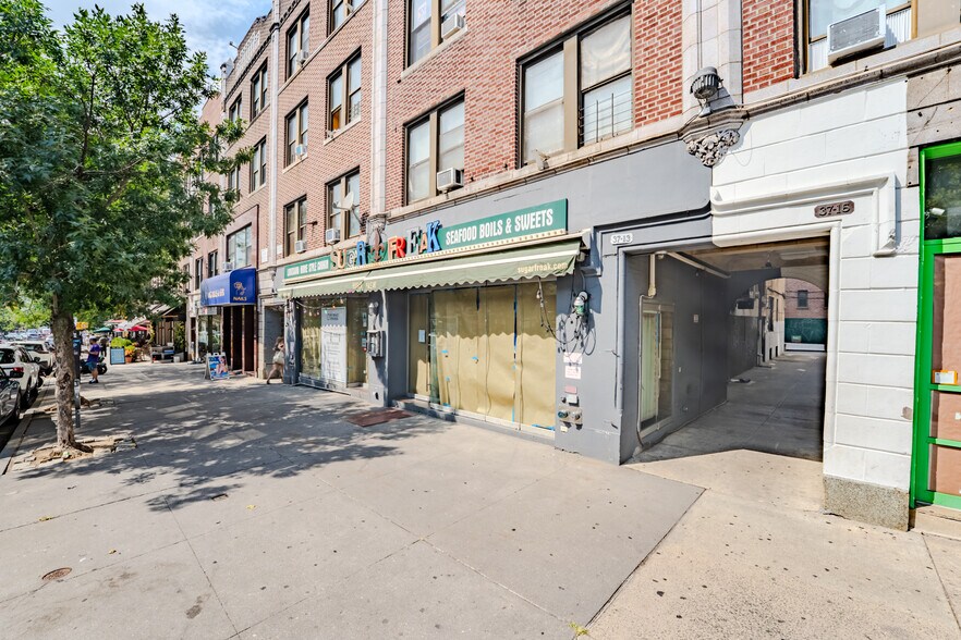 More Photos Of 3711 30th Ave, Astoria General Retail For Sale