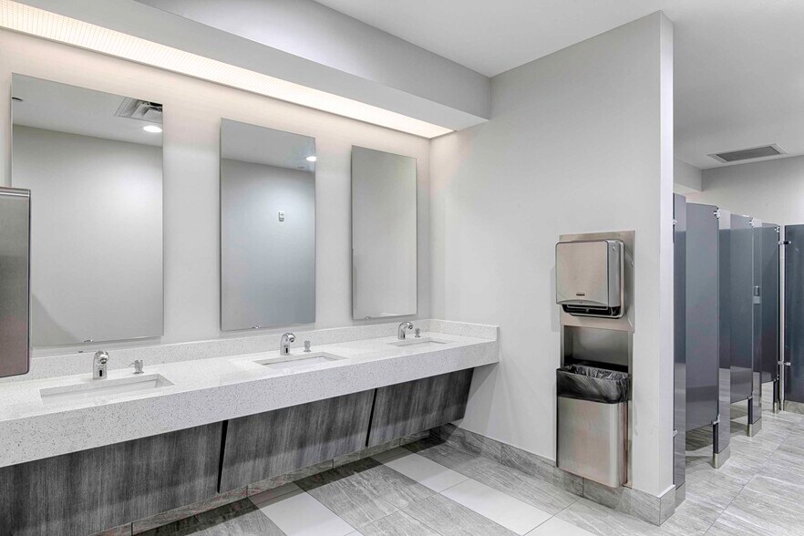 More Photos Of 4800 Regent Blvd, Irving Unknown For Lease