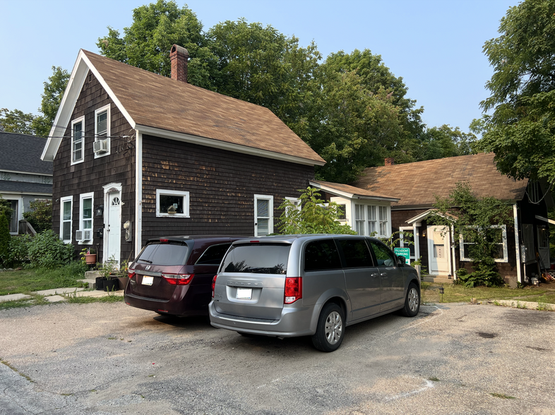 More Photos Of 7 Glen St, Farmington Apartments For Sale