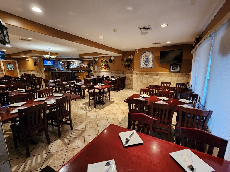 More Photos Of 128 County St, New Bedford Restaurant For Sale