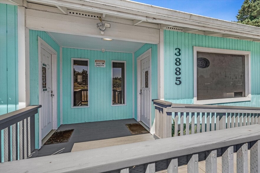 More Photos Of 3885 N Highway 101, Depoe Bay Freestanding For Sale