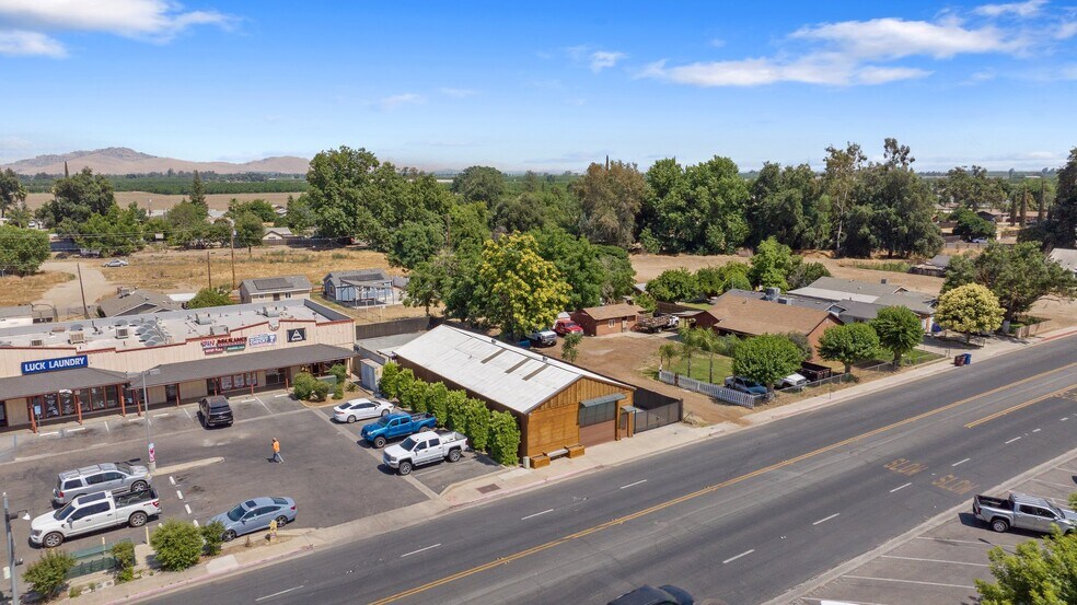 More Photos Of 210 S Farmersville Blvd, Farmersville Service For Sale