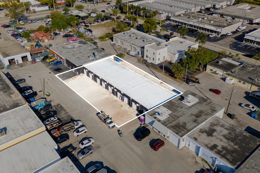 More Photos Of 1036 NE 44th Pl, Oakland Park Warehouse For Sale