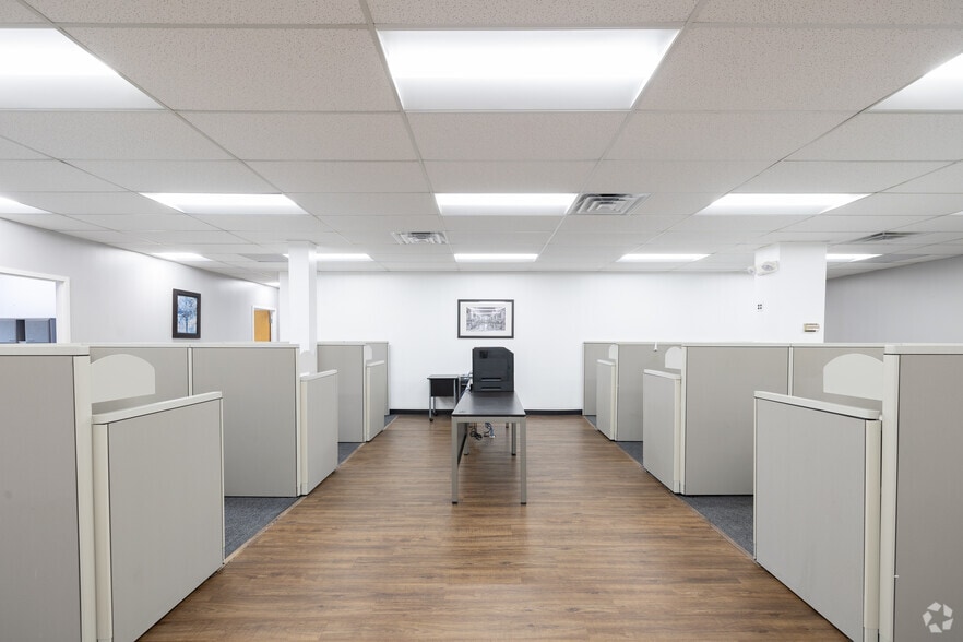 More Photos Of 21-00 State Route 208, Fair Lawn Office For Lease