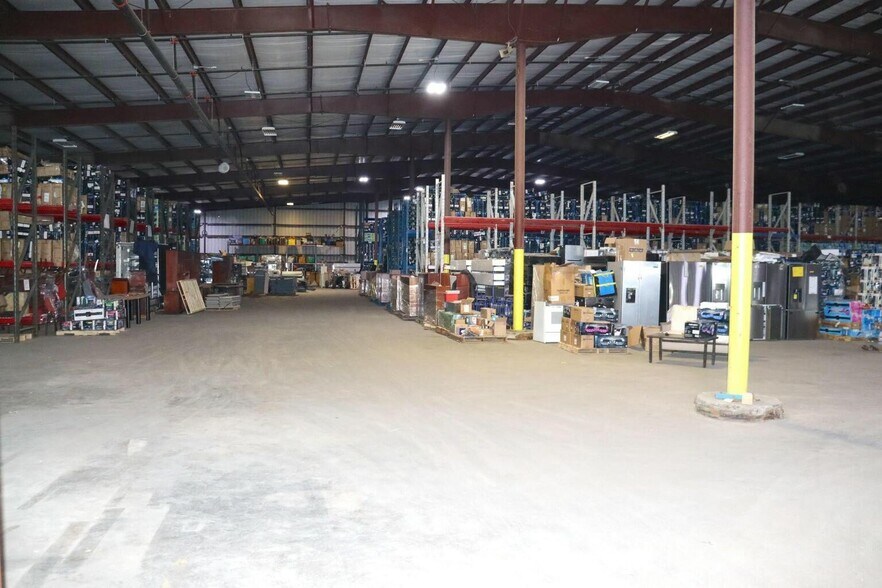 More Photos Of 1301 Industrial Park Rd, Mountain Grove Warehouse For Lease