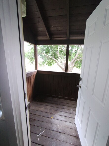 More Photos Of 25 Maynard Ct, Pontiac Apartments For Sale