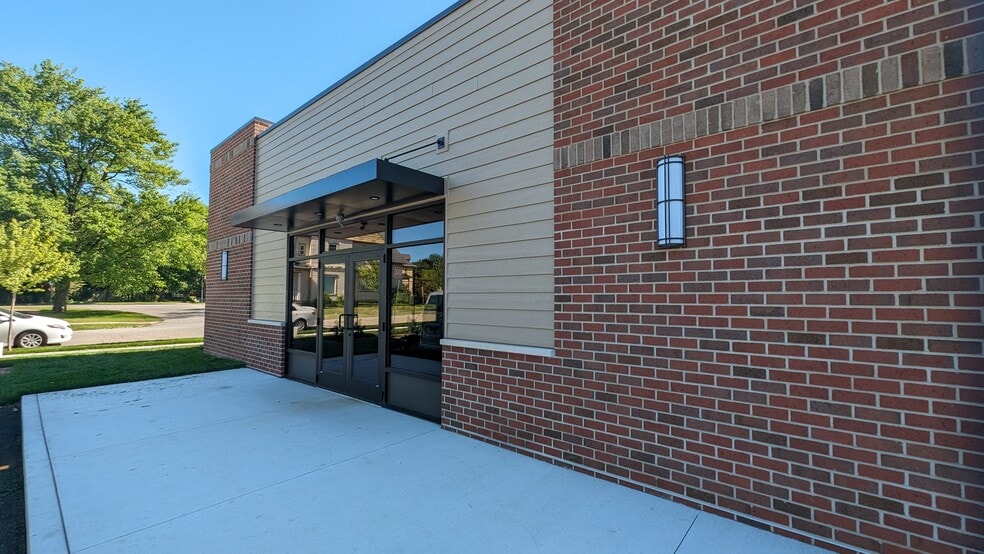 More Photos Of 521 N Williams St, South Bend Storefront Retail Residential For Lease