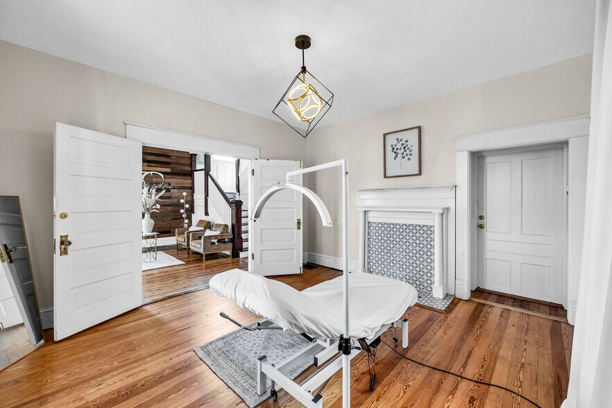 More Photos Of 126 S Spruce St, Winston-Salem Office Residential For Sale