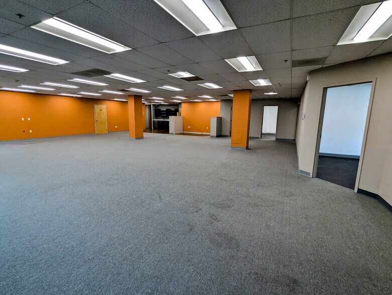 More Photos Of 20 New Plant Ct, Owings Mills Office For Lease