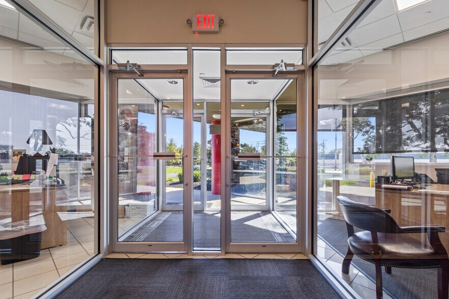 8740 E 30th St, Indianapolis, IN 46219 Flex/R&D For Lease