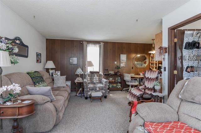 More Photos Of 401-405 S Central Ave, Marshfield Storefront For Sale