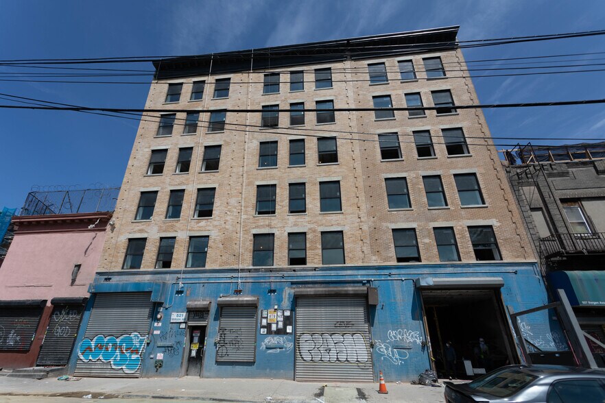 More Photos Of 521 Bergen Ave, Bronx Office For Lease