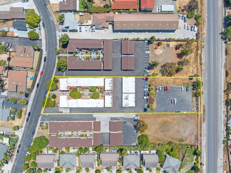 More Photos Of 628 W California Ave, Vista Apartments For Sale