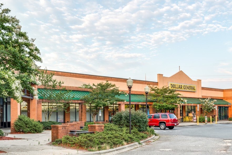 More Photos Of 1677 Westchester Dr, High Point Unknown For Lease