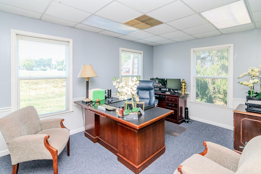 More Photos Of 100-102 Consumer Ln, Frankfort Office For Sale