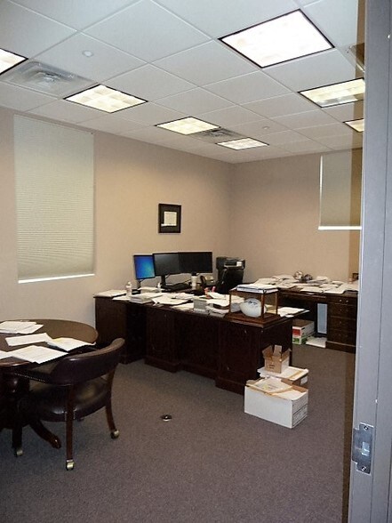 More Photos Of 930 W Ralph Hall Pky, Rockwall Medical For Lease