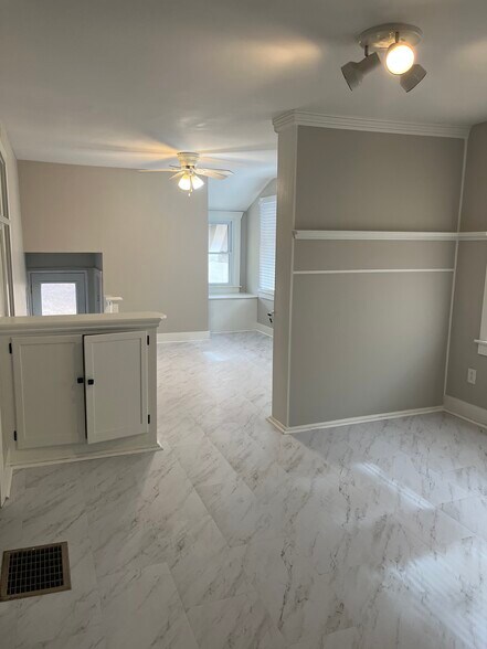 More Photos Of 604 W Farm Road 182, Springfield Loft Creative Space For Lease