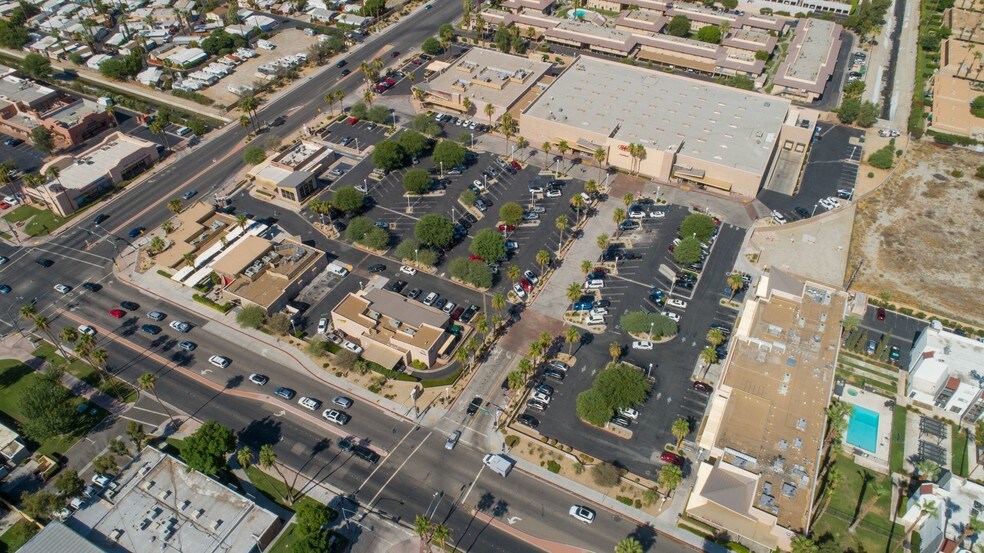 More Photos Of 425 S Sunrise Way, Palm Springs General Retail For Lease