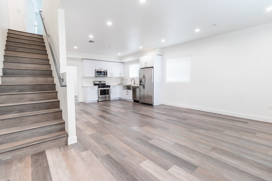 More Photos Of 1818 Thurman Ave, Los Angeles Apartments For Sale