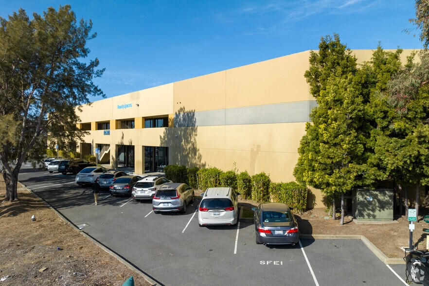 More Photos Of 4901-4911 Central Ave, Richmond Showroom For Lease