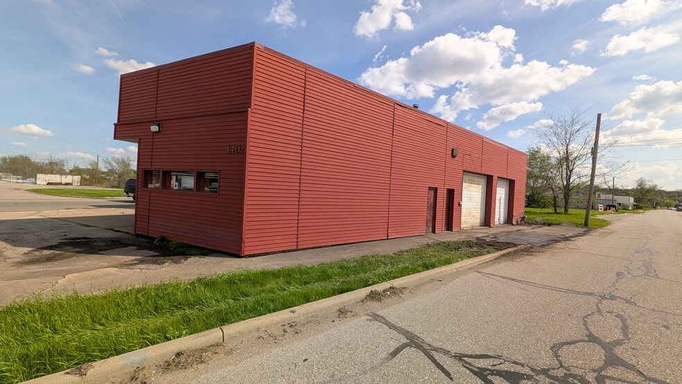 More Photos Of 1402 Prairie Ave, South Bend Auto Repair For Lease