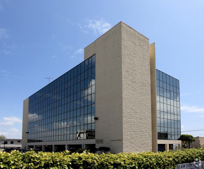 More Photos Of 4477 W 118th St, Hawthorne Medical For Sale