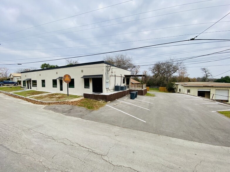 More Photos Of 635 Hill Ave, New Braunfels Loft Creative Space For Lease