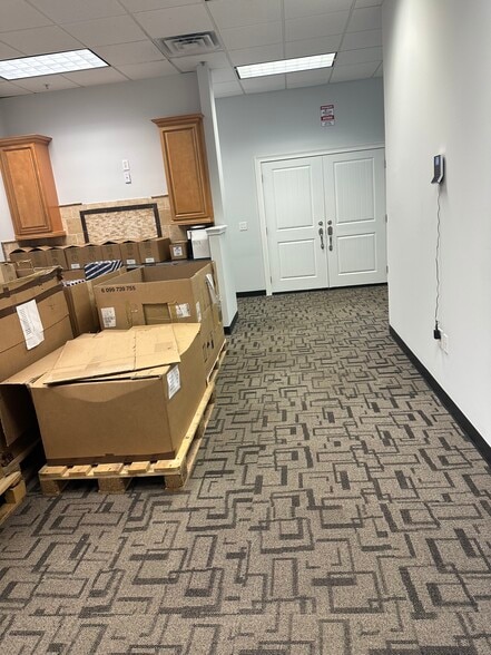More Photos Of 4610-4630 Eagle Falls Pl, Tampa Warehouse For Lease