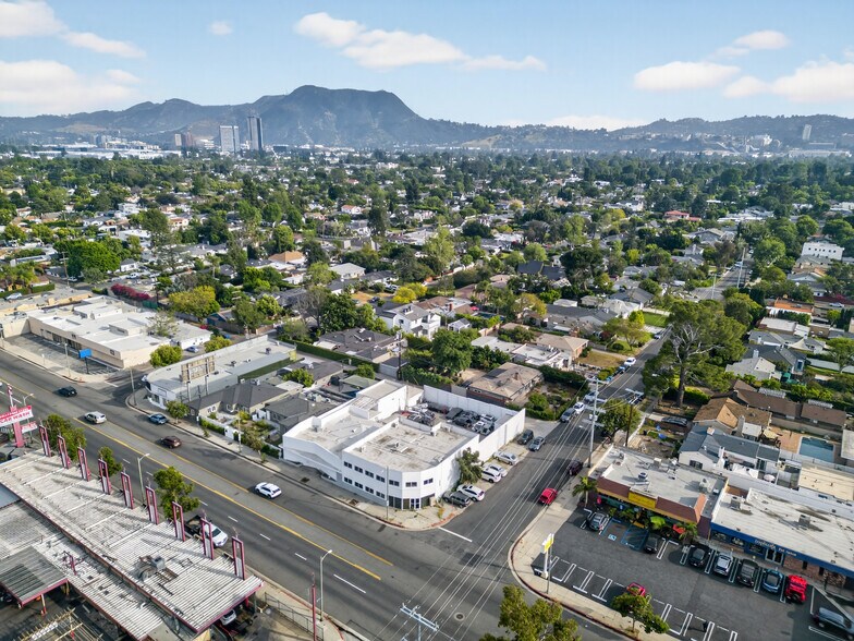 More Photos Of 10520 Magnolia Blvd, North Hollywood Office For Sale