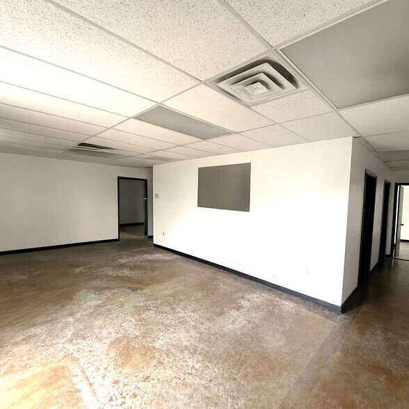 More Photos Of 1116 S 129th East Ave, Tulsa Warehouse For Sale