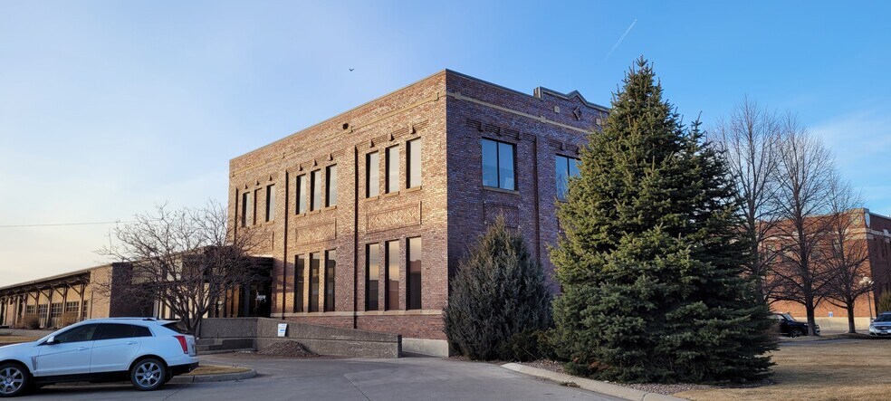 More Photos Of 100 Park Dr S, Great Falls Office For Lease