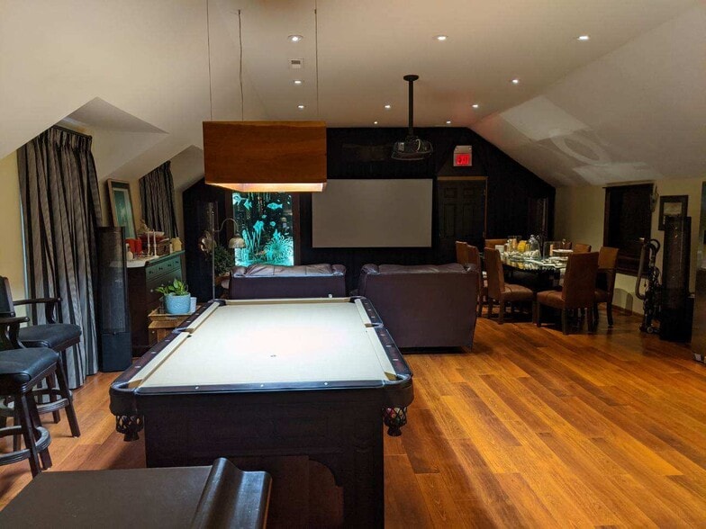 More Photos Of 6353 Ferguson St, Indianapolis Office For Lease