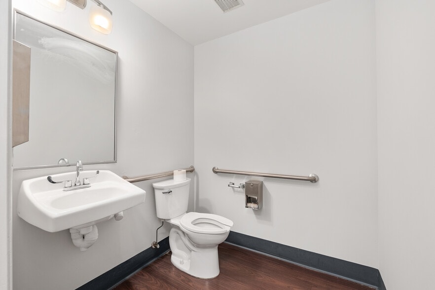More Photos Of 1014 NW 57th St, Gainesville Medical For Lease