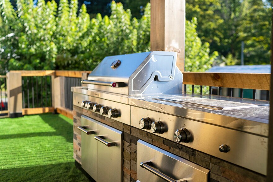 More Photos Of 870 Main St, Blowing Rock Restaurant For Sale